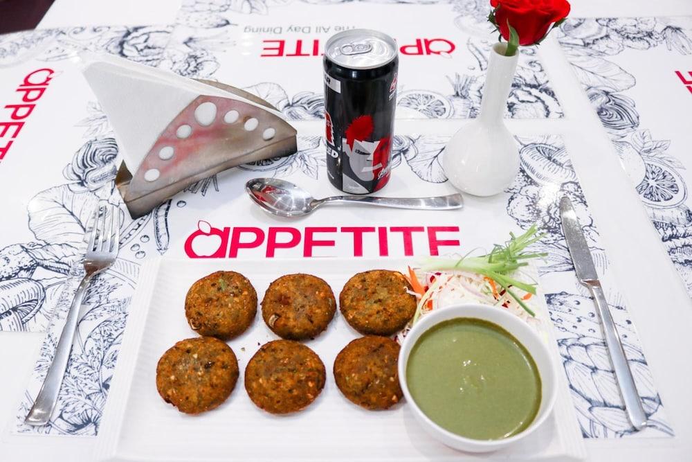 7 Apple Hotel, Vadodara Ngoại thất bức ảnh