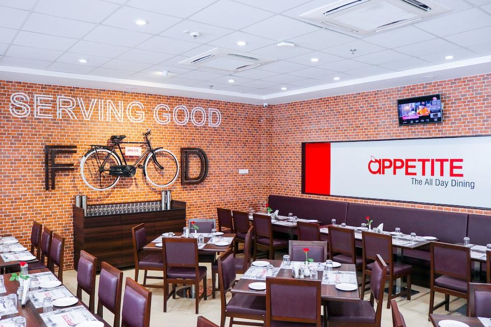 7 Apple Hotel, Vadodara Ngoại thất bức ảnh