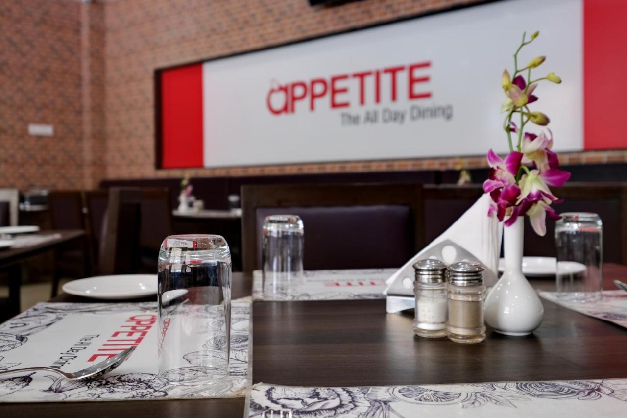 7 Apple Hotel, Vadodara Ngoại thất bức ảnh