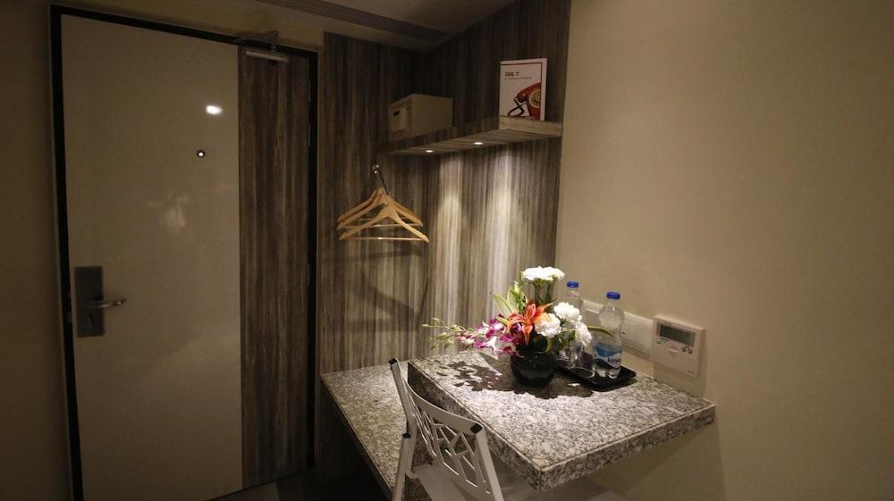 7 Apple Hotel, Vadodara Ngoại thất bức ảnh
