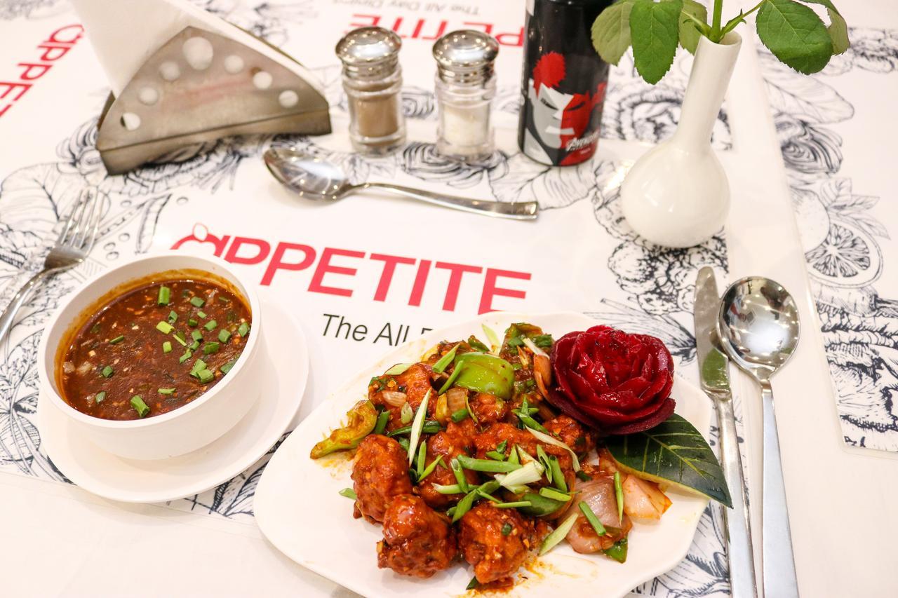 7 Apple Hotel, Vadodara Ngoại thất bức ảnh